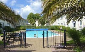 Esplanade Court Apartment With Communal Seasonal Heated Pool Paignton  United Kingdom